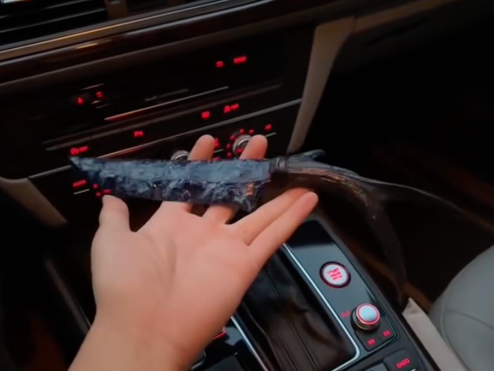 obsidian blade with antler 